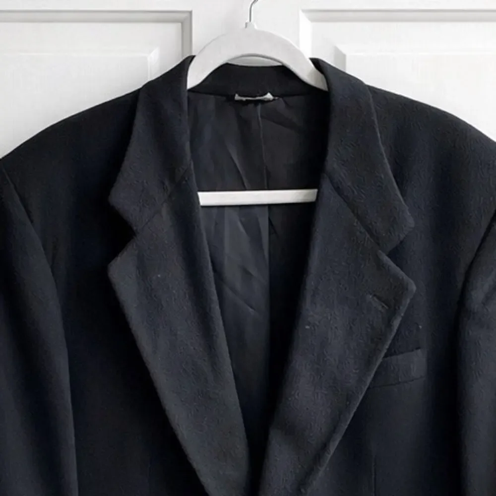 Bloomingdale’s The Men’s Store 100% Pure Cashmere Blazer